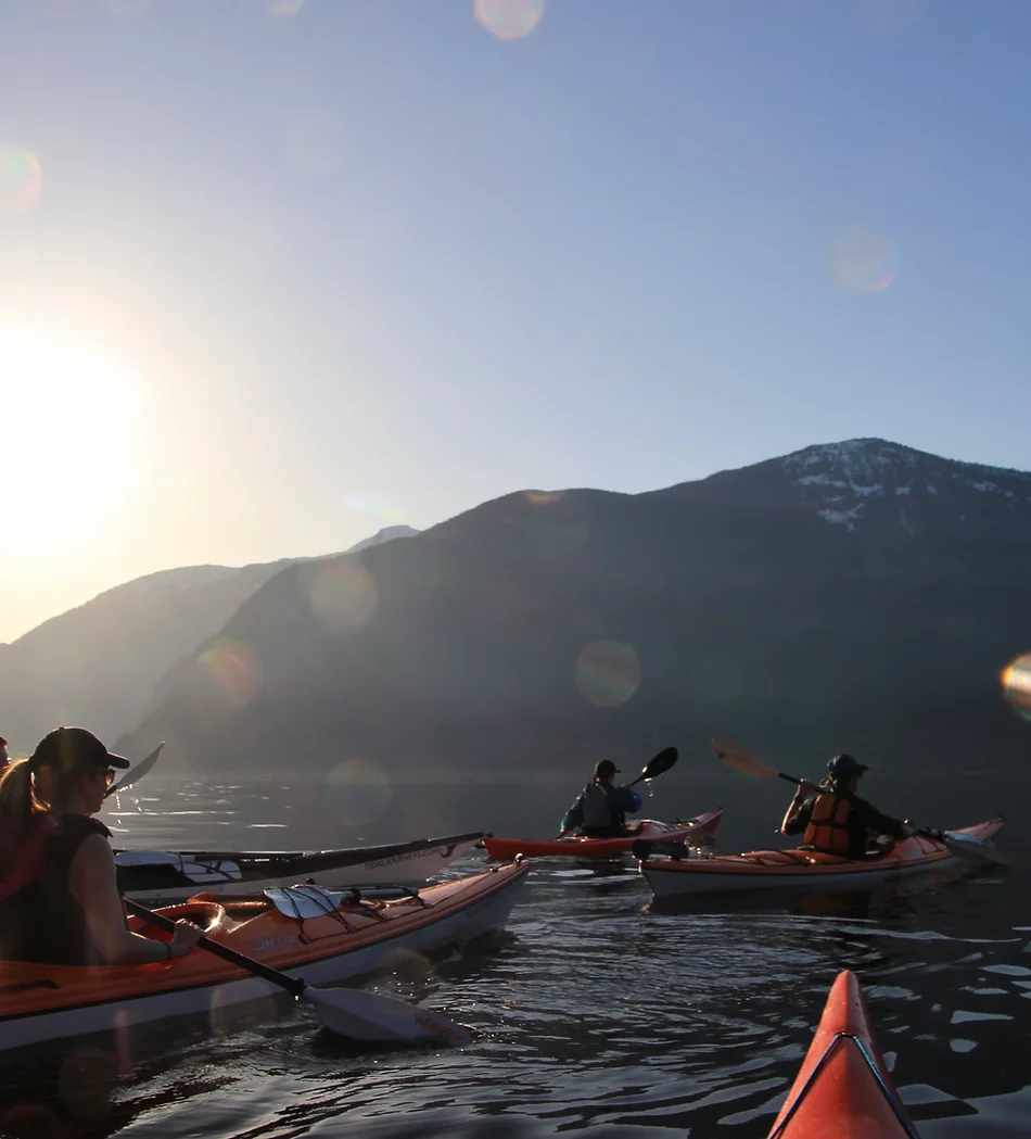 Paddling the open ocean and stunning shorelines of the Howe Sound waterway.